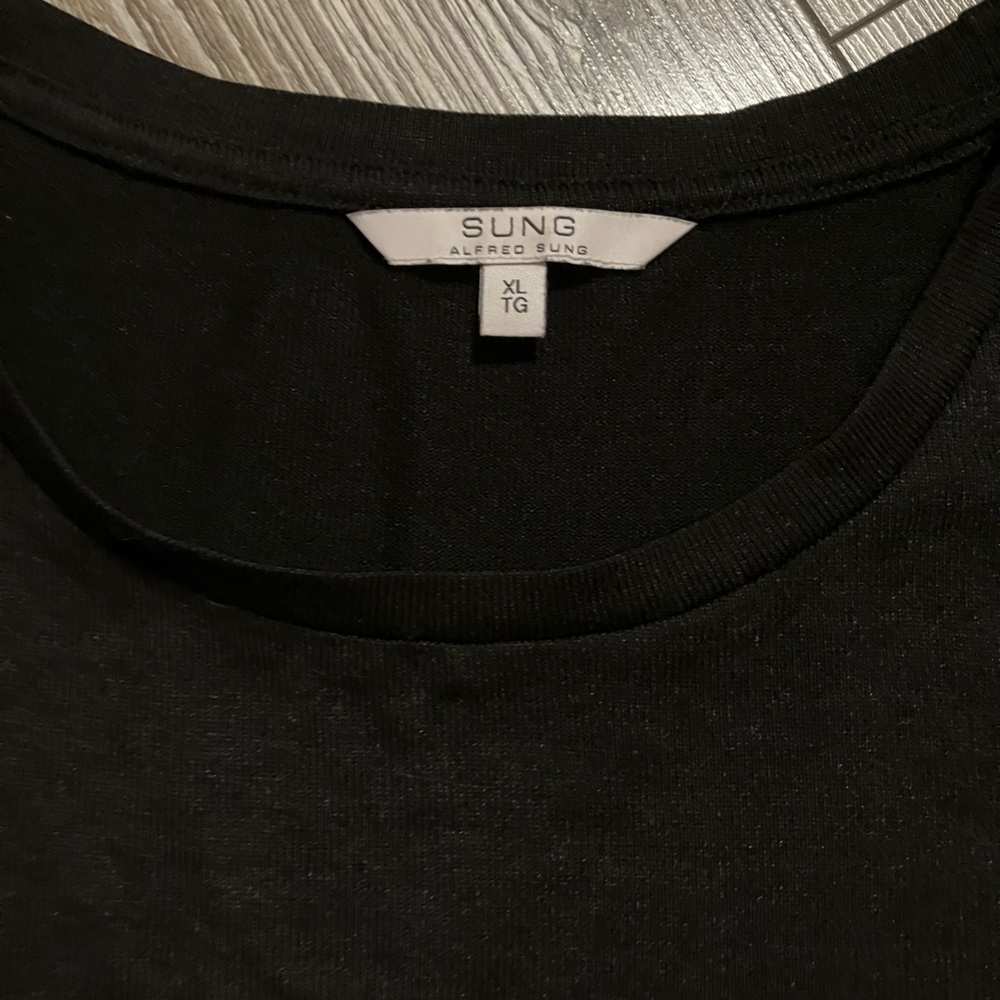 ๐ธ ALFRED SUNG Black Top with Plaid Hem and Cuff Detail - Picture 3 of 3